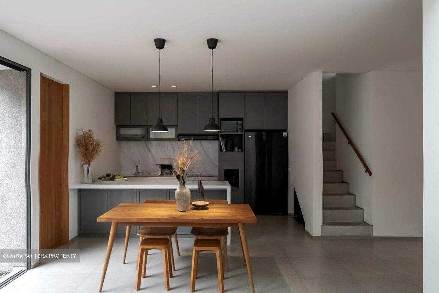 Tessensohn Road (D8), Terrace #504711031